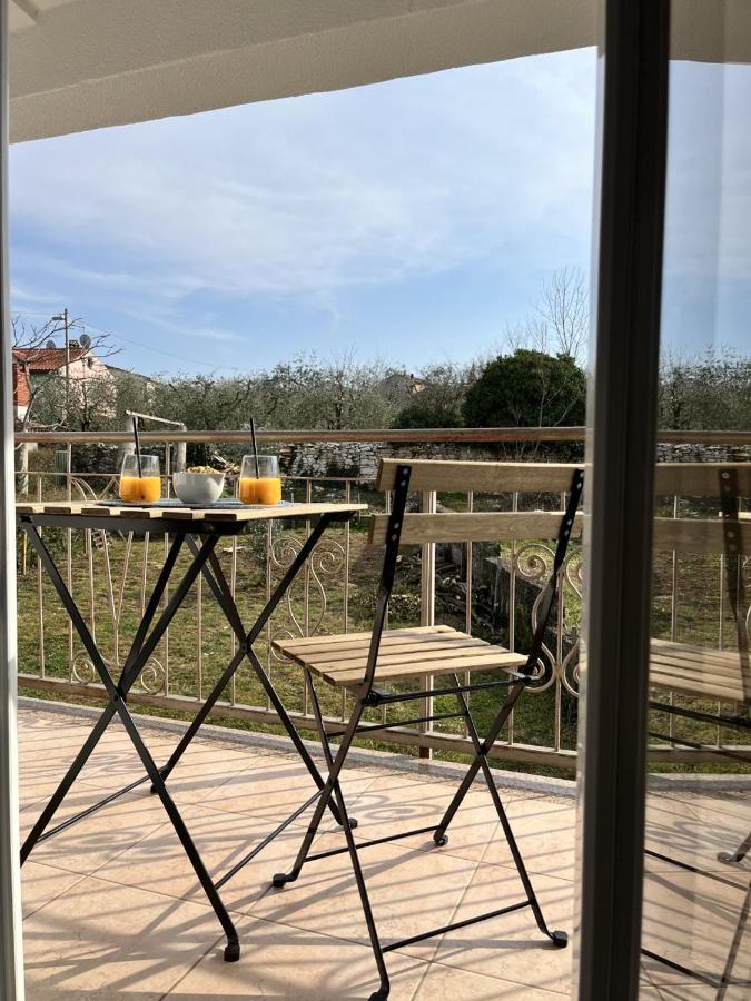 Apartment Lorun 47 Tar-Vabriga Eksteriør bilde